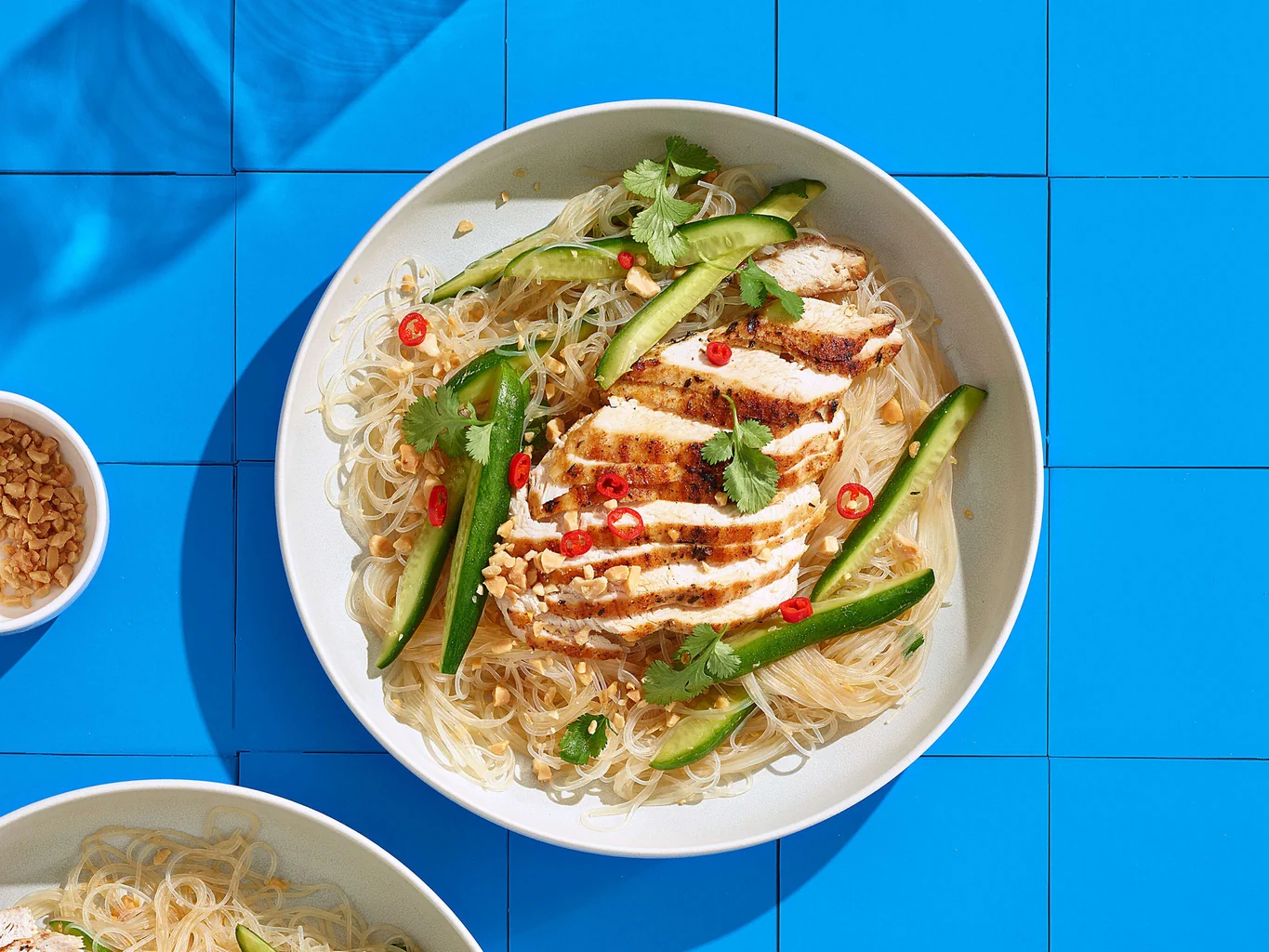 Glasnudel-Erdnuss-Bowl mit Poulet