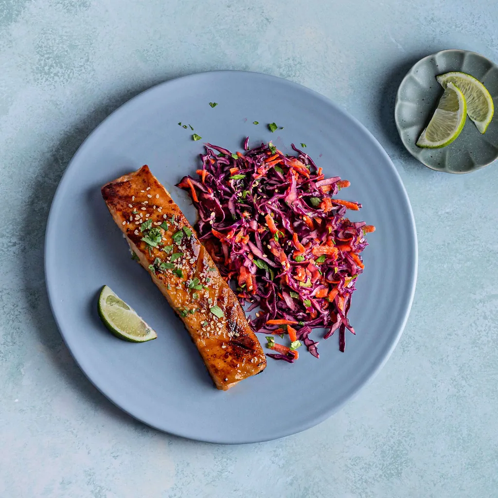 Salmone su asian slaw