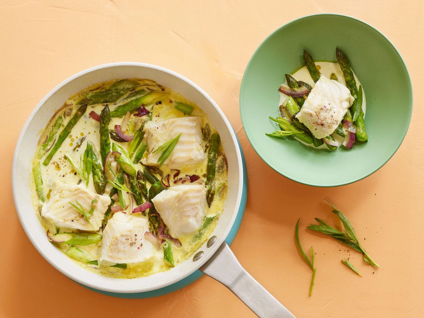 Fischpfanne mit grünen Spargeln