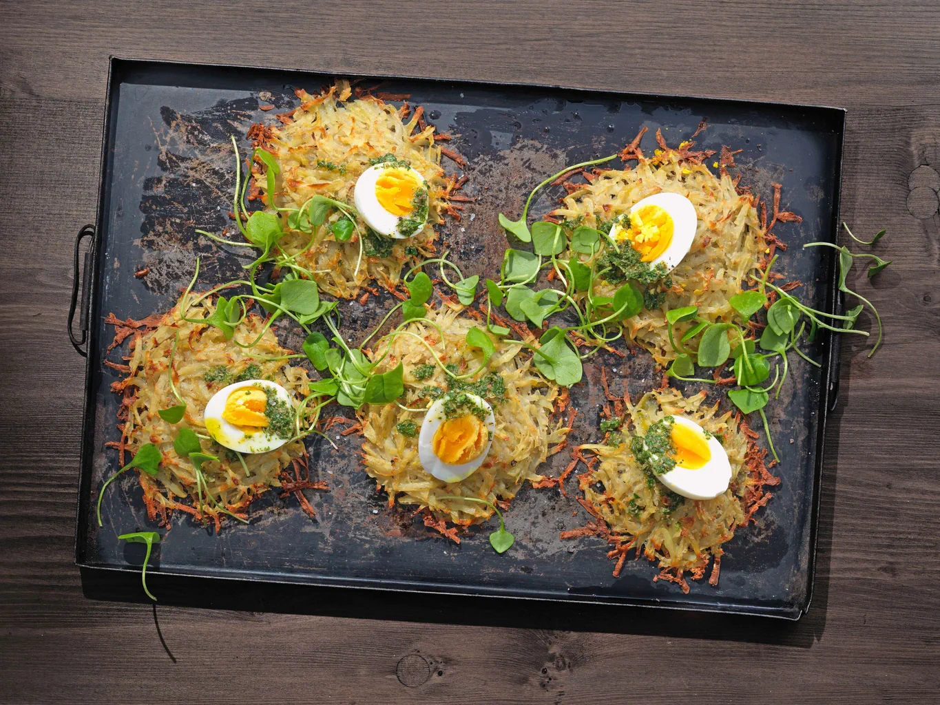 Rösti au four avec œuf et salsa verde