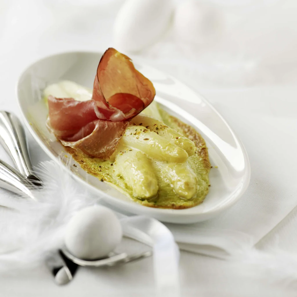 Gratin von weissen Spargeln