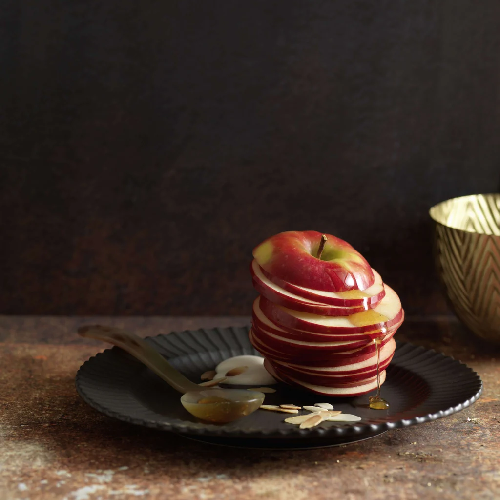 Apfel mit Honig-Sauerrahm-Sauce