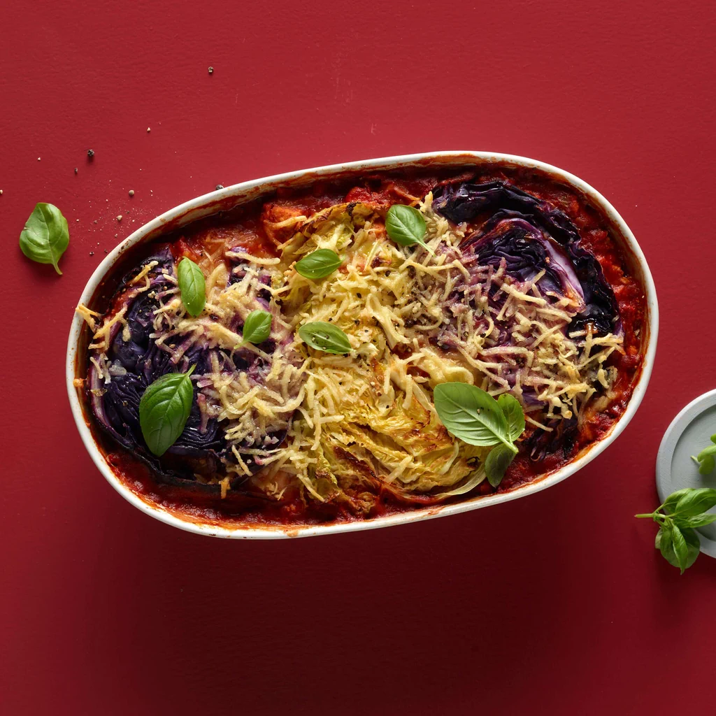 Gratin vegano di cavoli e tofu affumicato