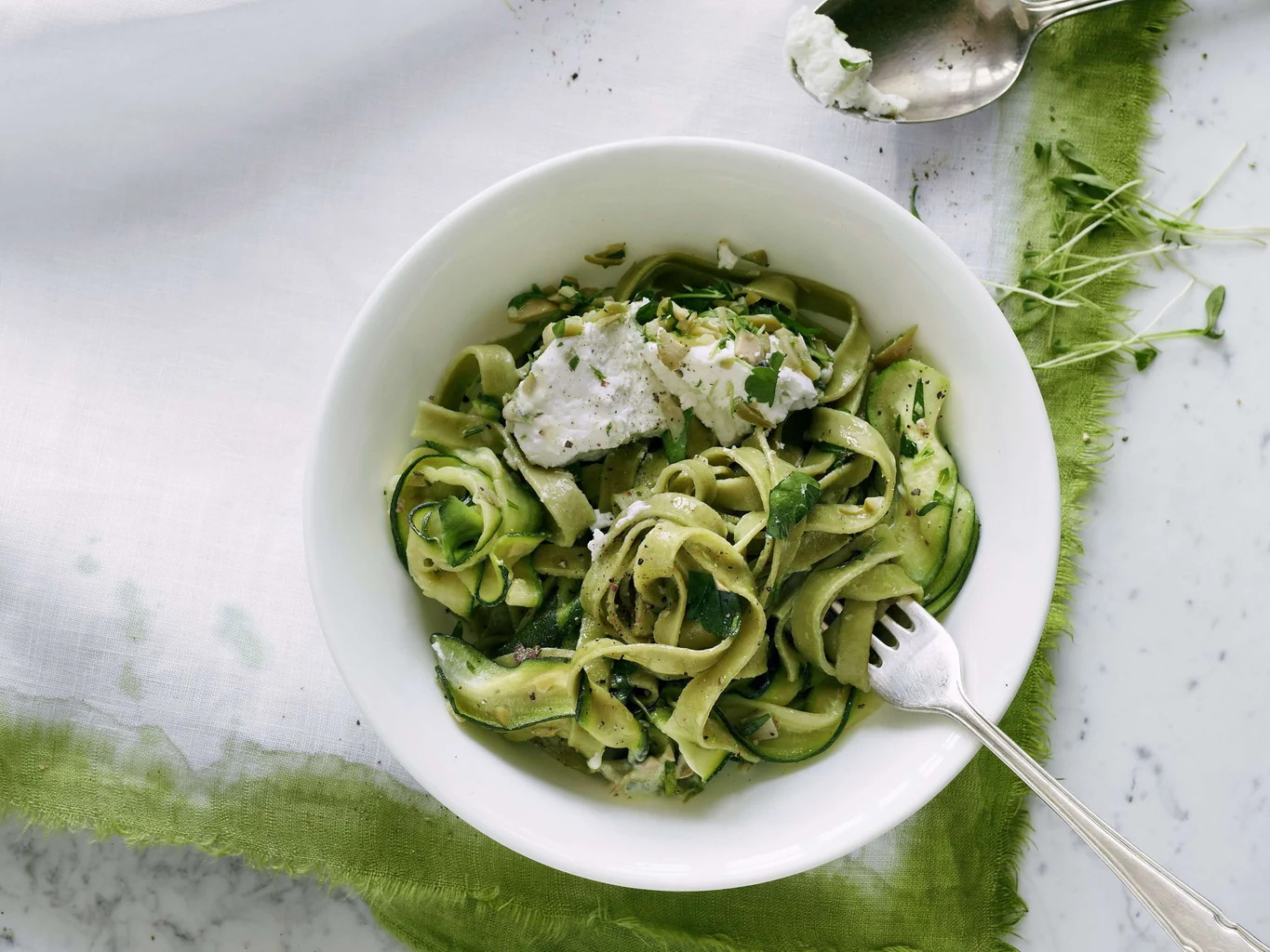 Zucchettistreifen-Pasta