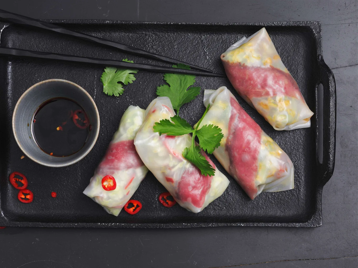 Involtini vietnamiti con carne di manzo
