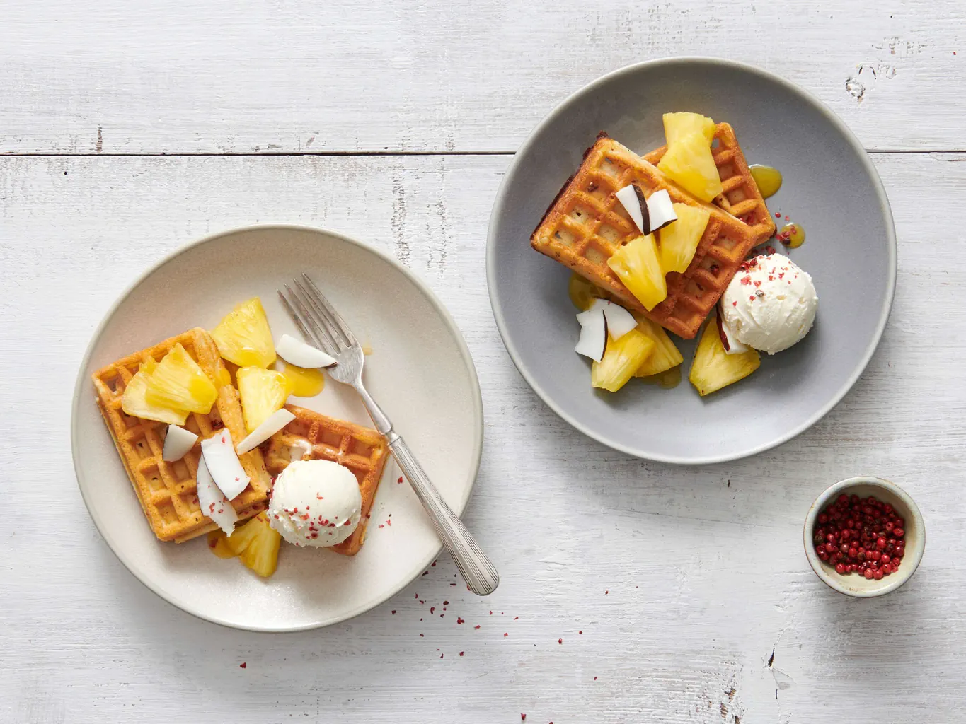 Waffeln mit Ananas und Kokos