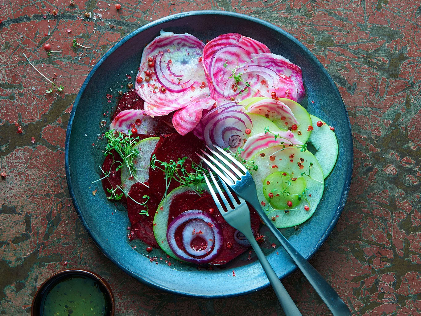 Carpaccio di barbabietole e mela 