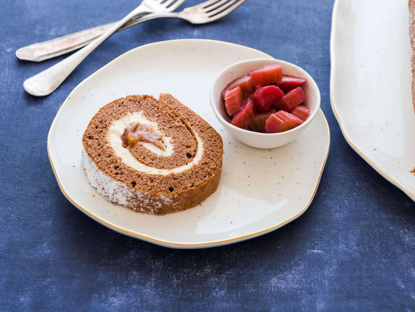 Roulade au chocolat et à la rhubarbe sans gluten