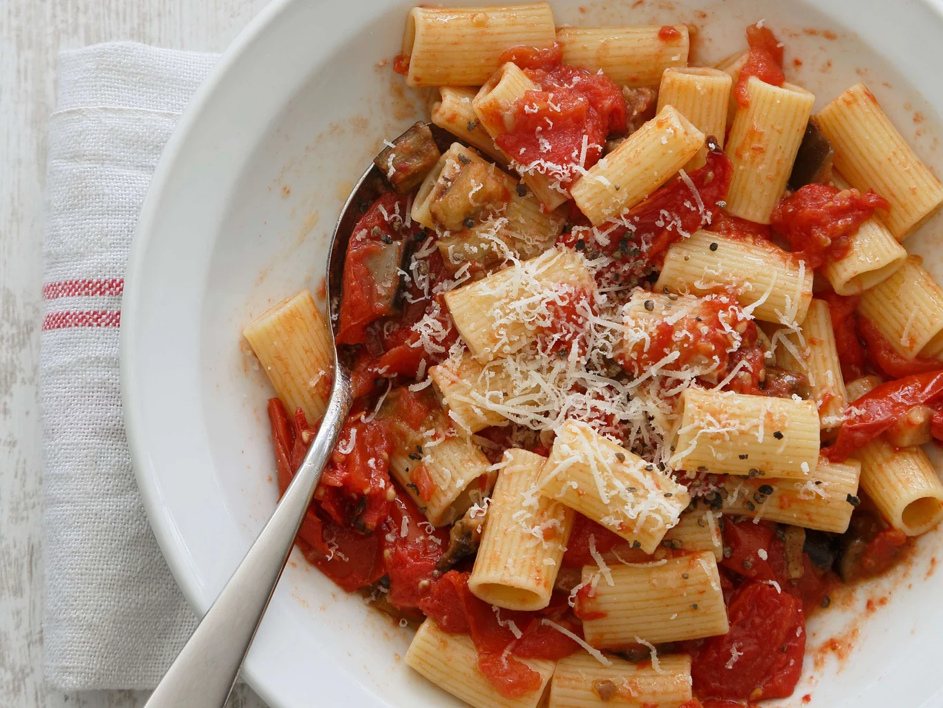 Pasta mit gebackener Tomatensauce