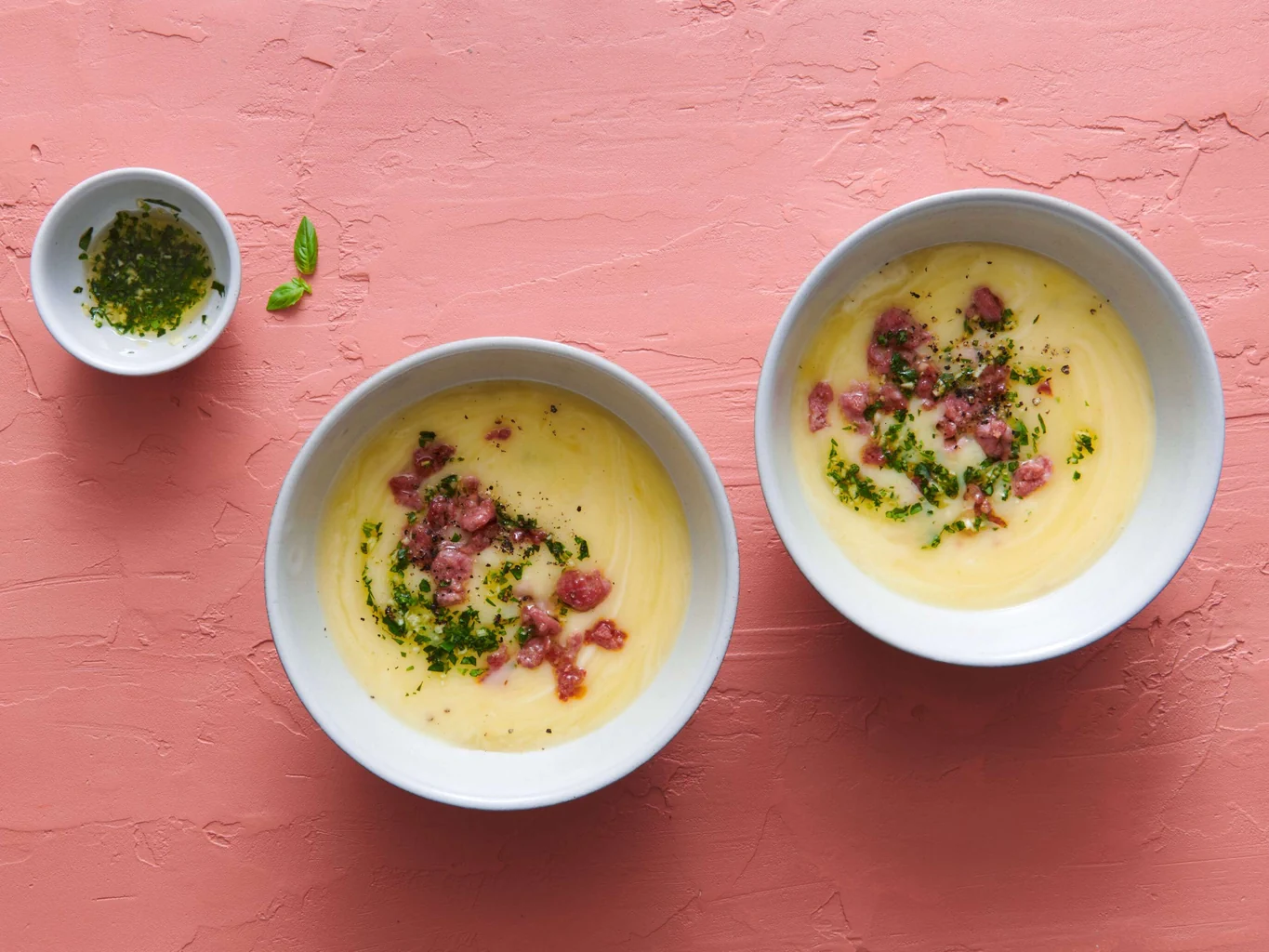 Knusprige Salsiccia in Kartoffelsuppe