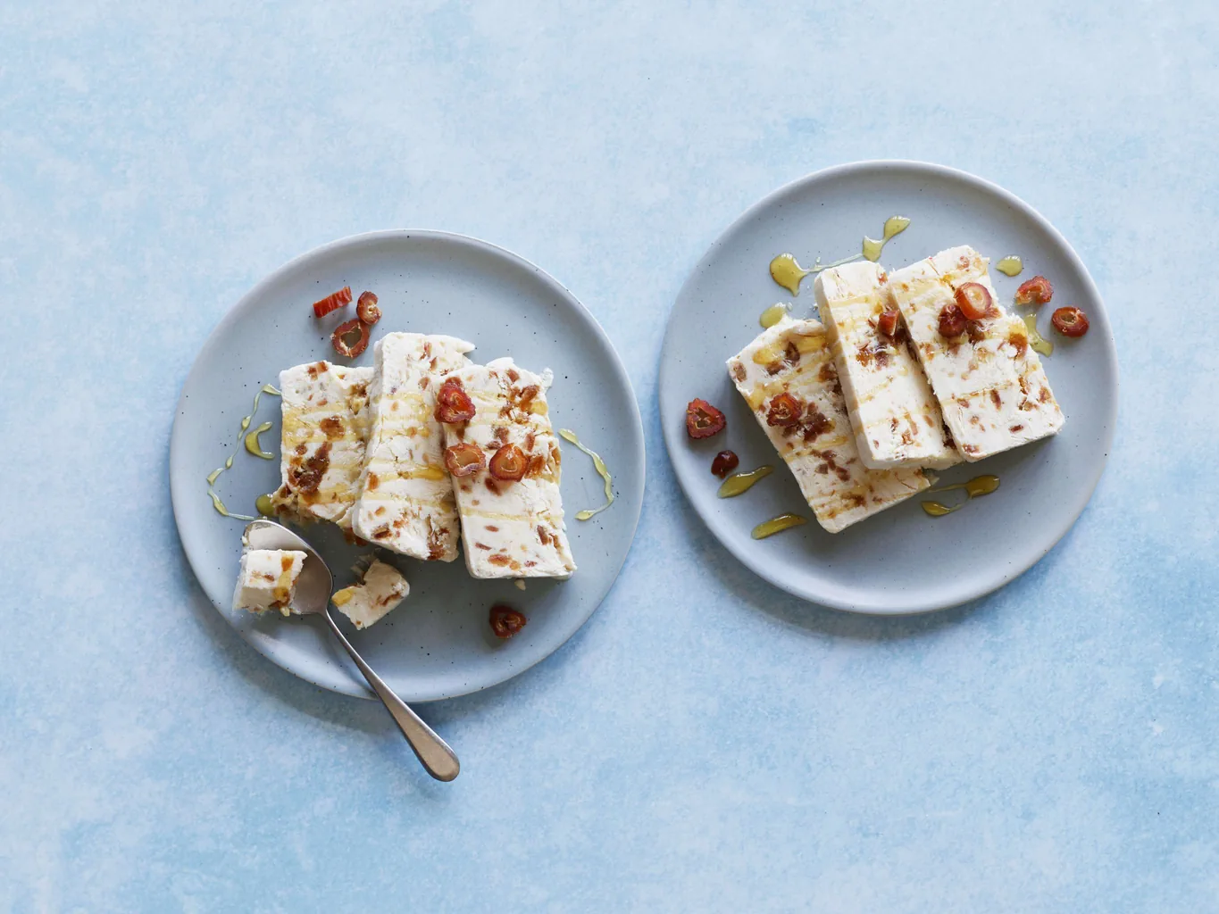 Gelato al cottage cheese con datteri