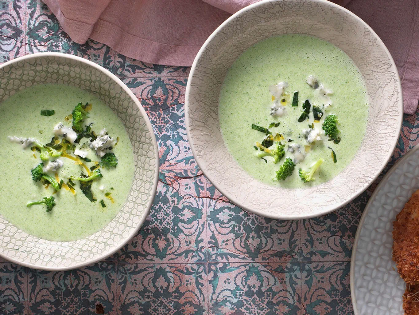 Broccolisuppe mit Roquefort-Gremolata