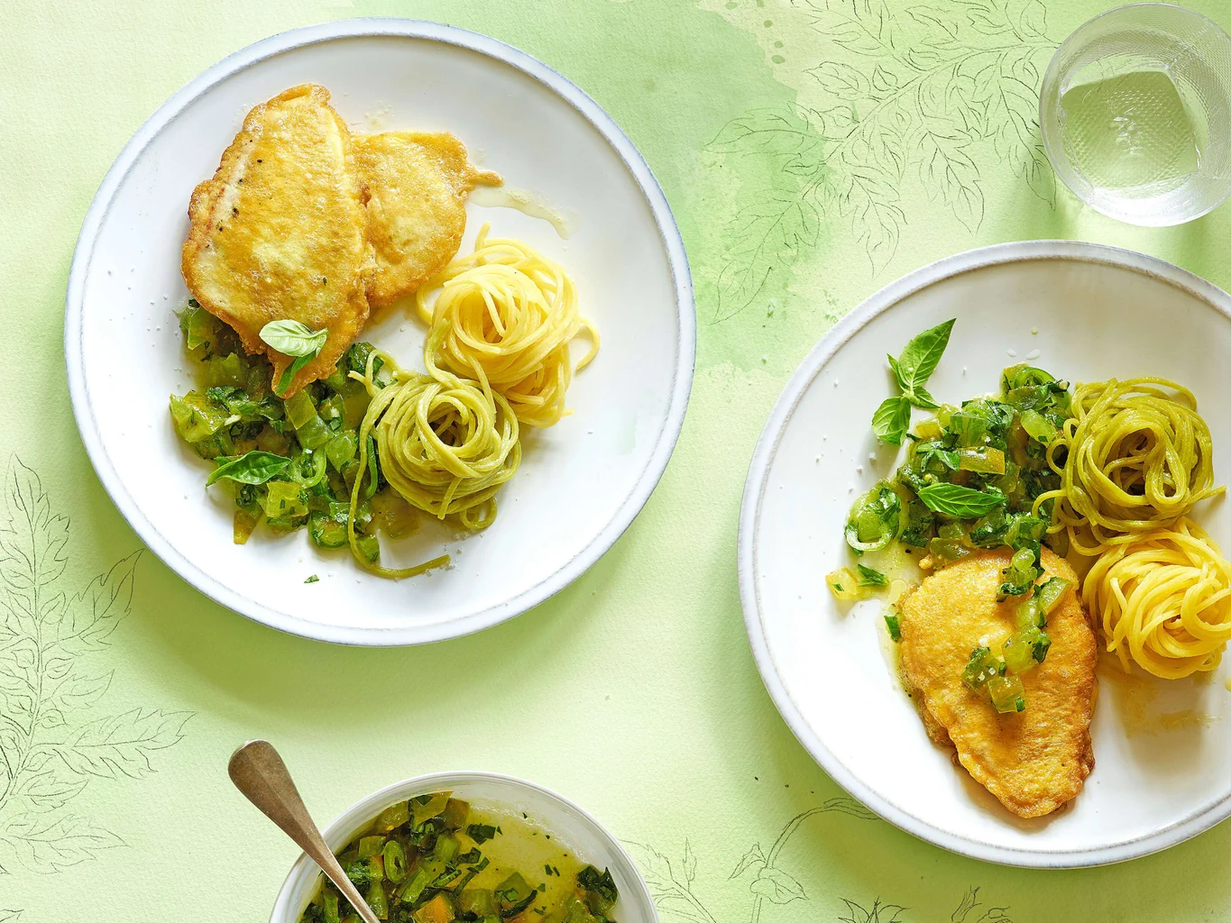 Piccata milanese mit kalter Tomatensauce