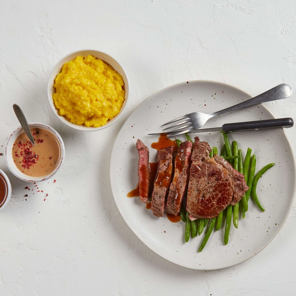Rindshohrückensteak mit dreierlei Saucen