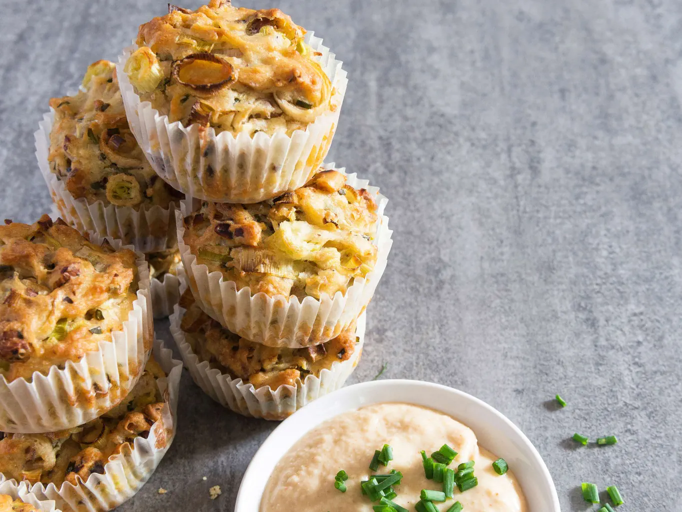 Lauch-Muffins mit Dip