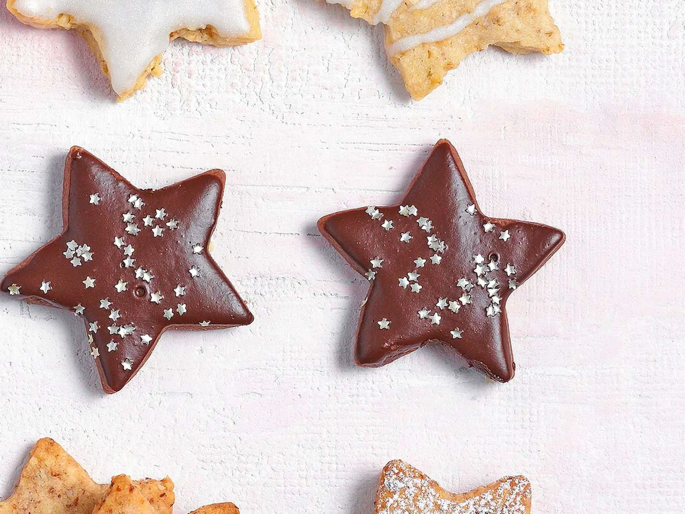 Étoiles à la cardamome et au café