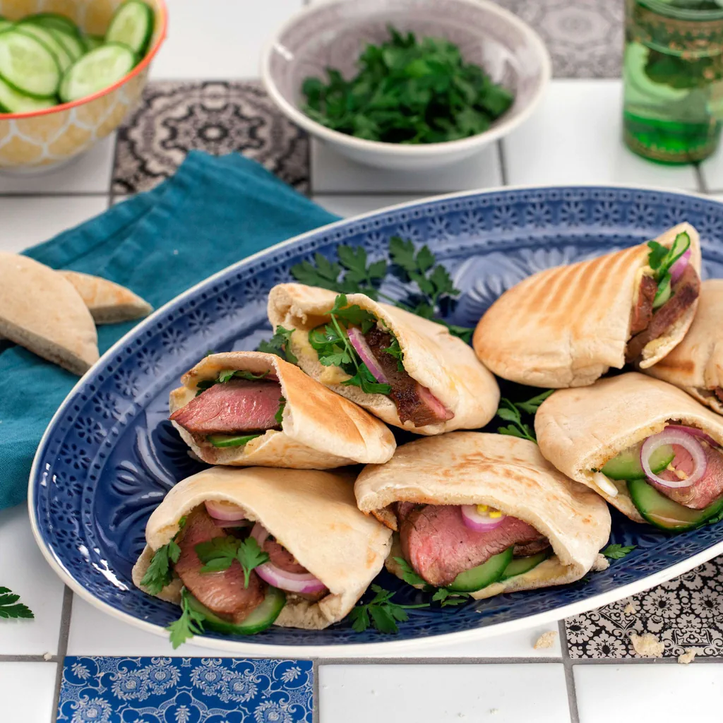Lamm-Pita mit Hummus