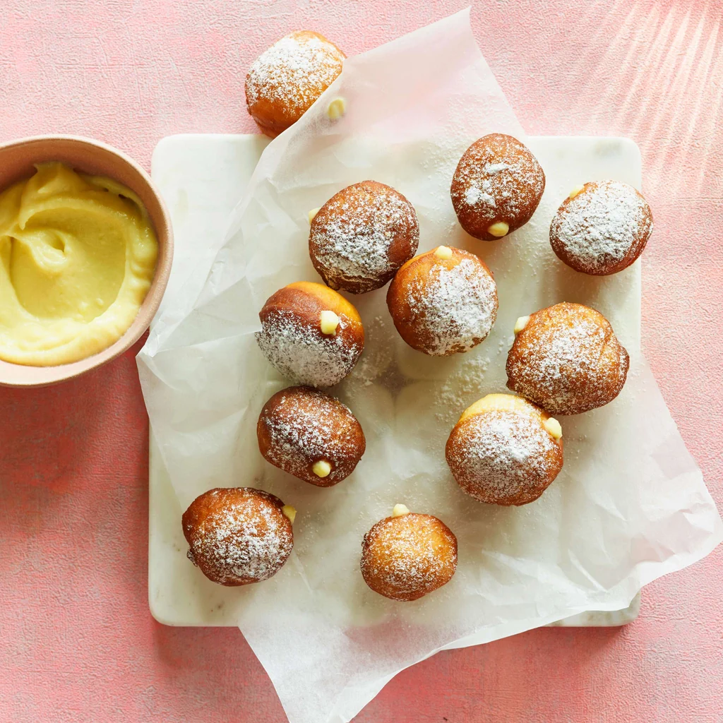 Mini-boules de Berlin à la crème de fleurs de sureau