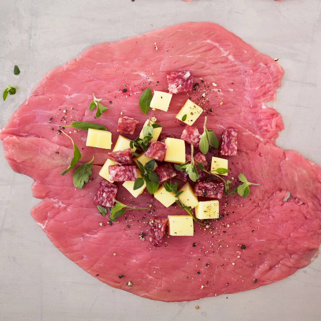 Cordon bleu con salsiz, formaggio ed erbe