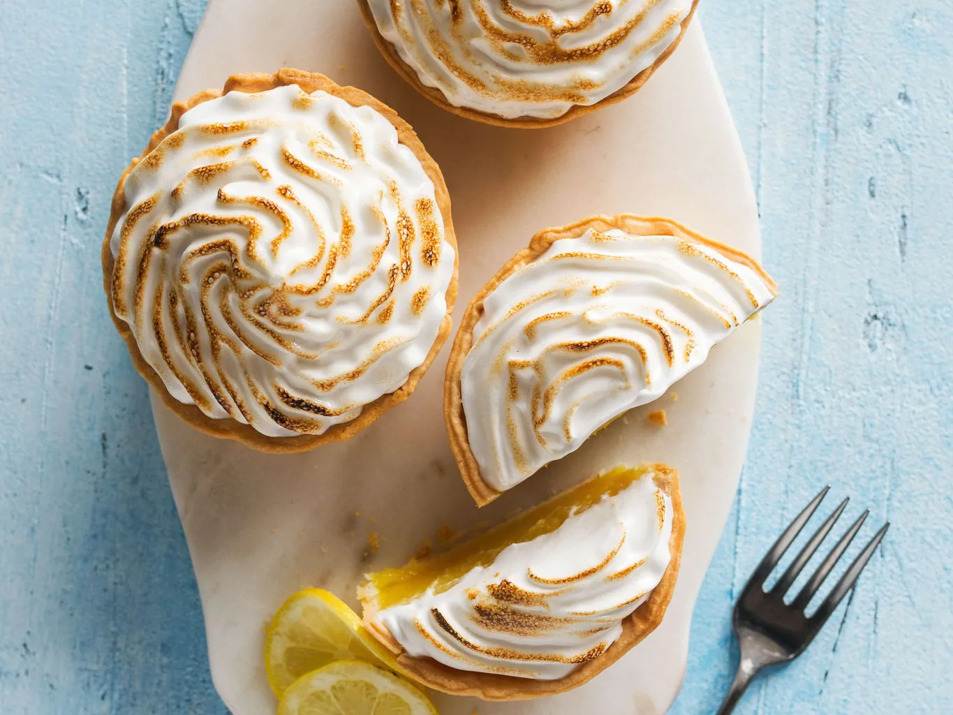 Tortine al limone con meringa vegana
