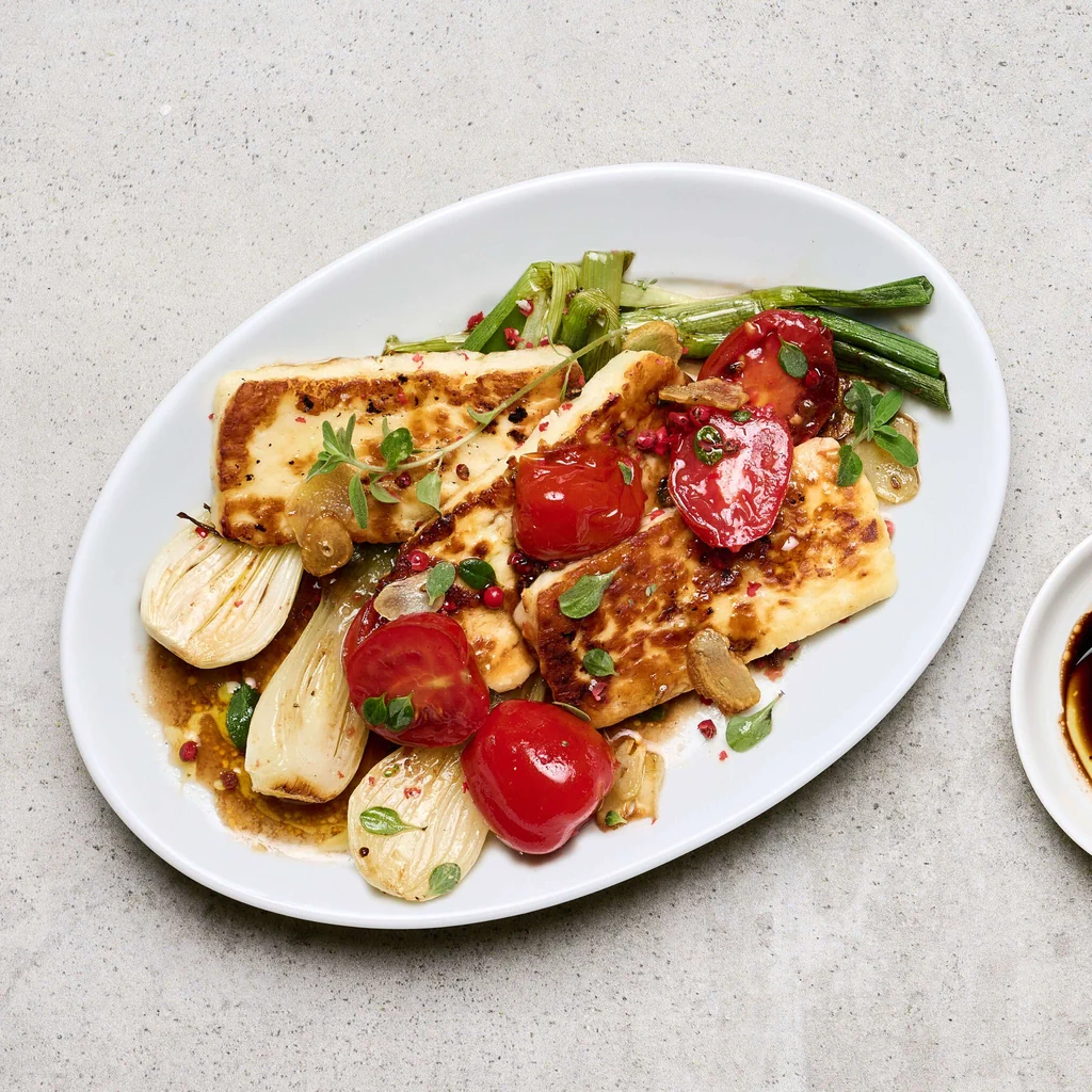 Halloumi mit Balsamico-Tomaten