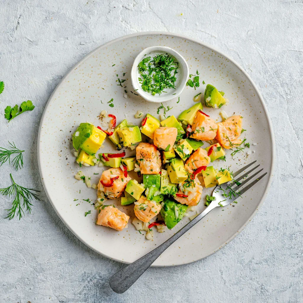 Lachs-Ceviche mit Avocado