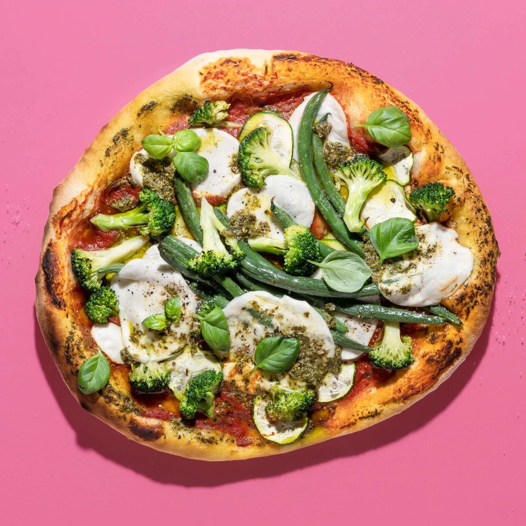 Vegane Pizza mit Gemüse