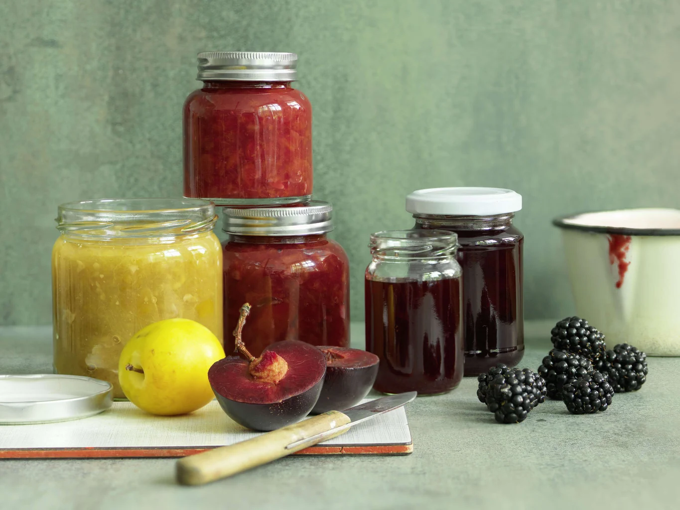 Confiture de prunes aux noix