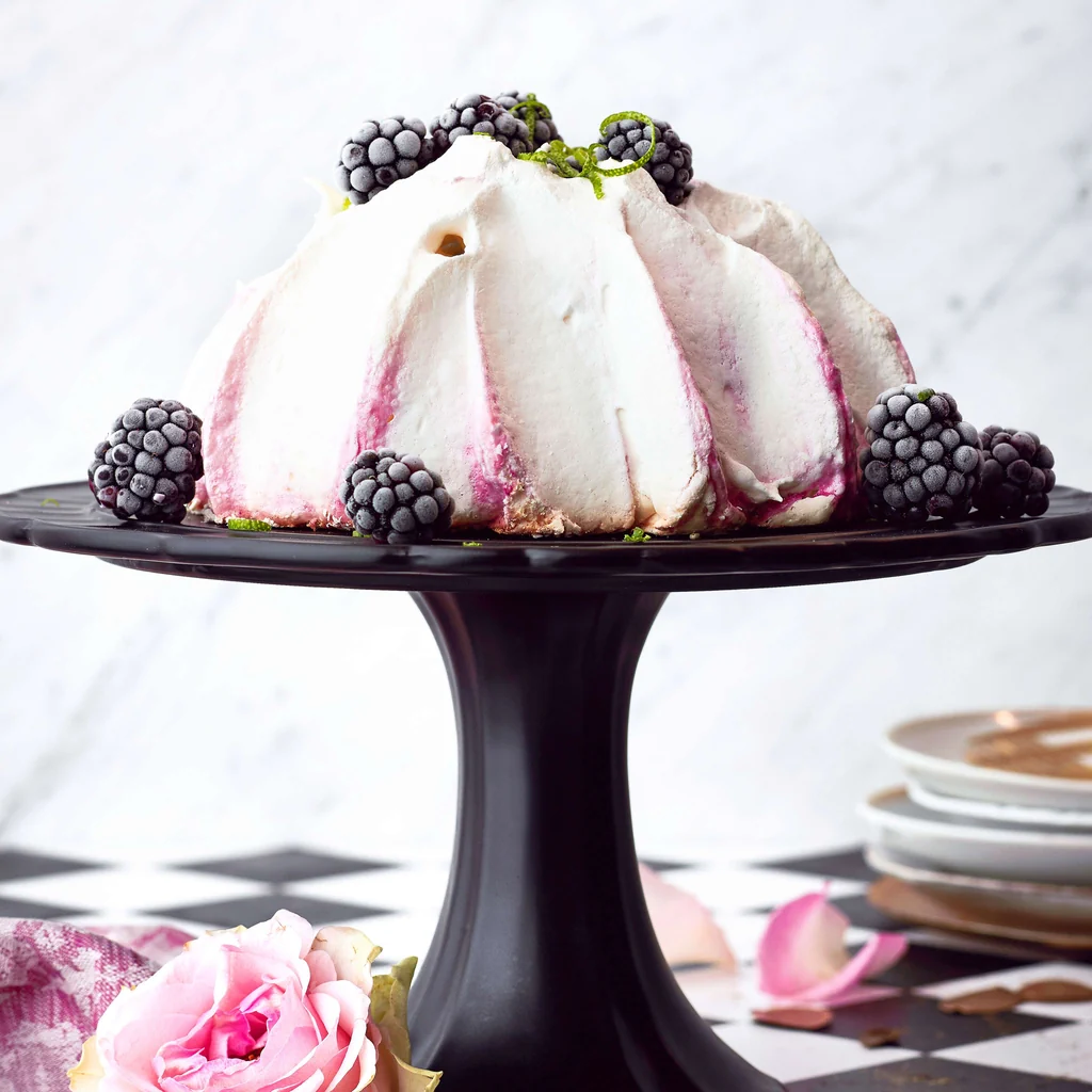 Brombeer-Pavlova