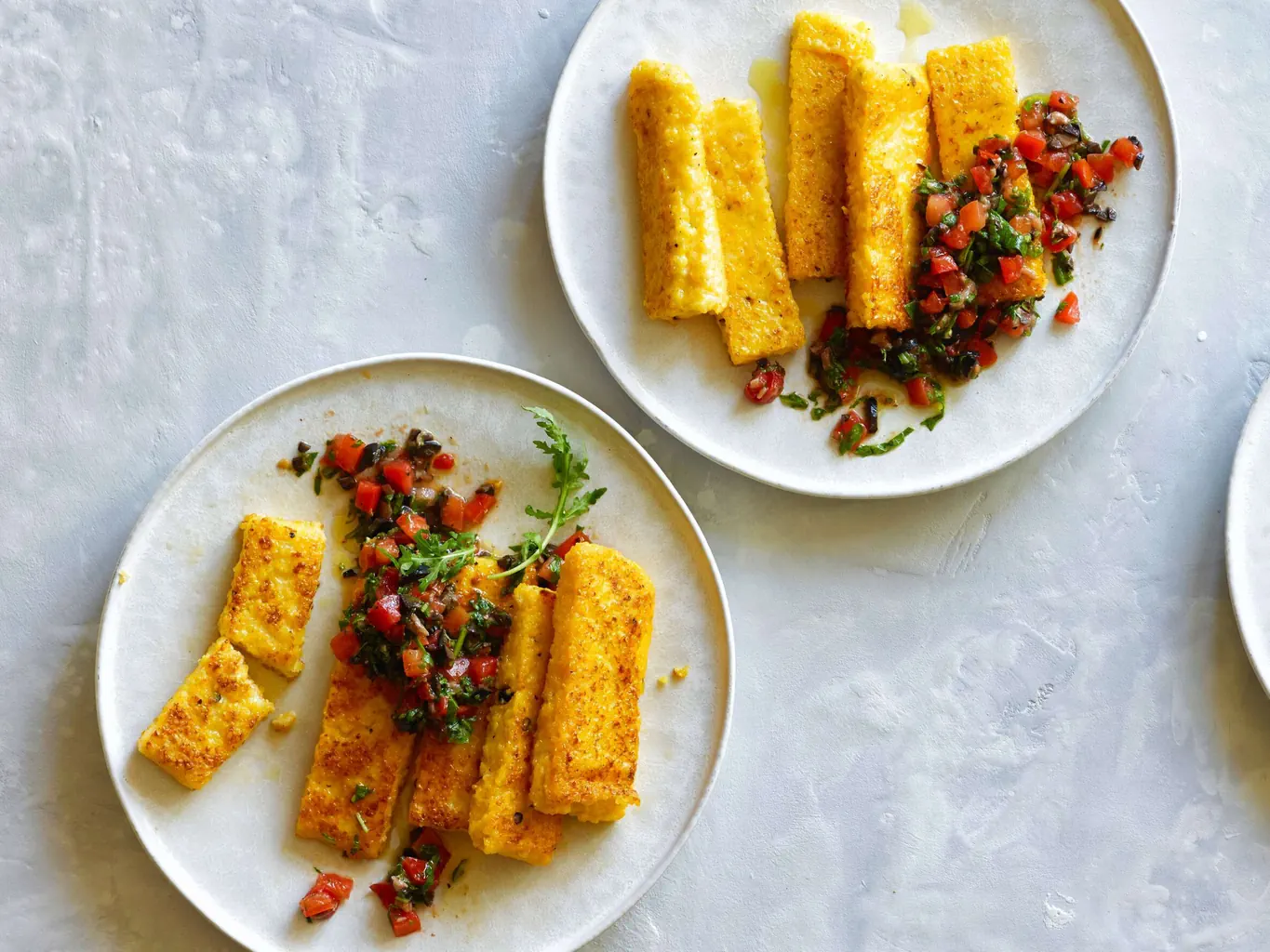 Polenta rôtie et concassée de tomates froides