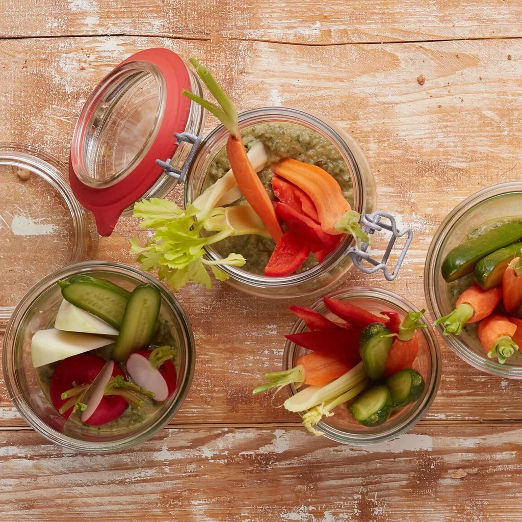Tomaten- und Bohnendip mit Gemüse