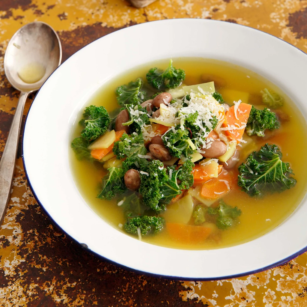 Federkohlsuppe mit Safran