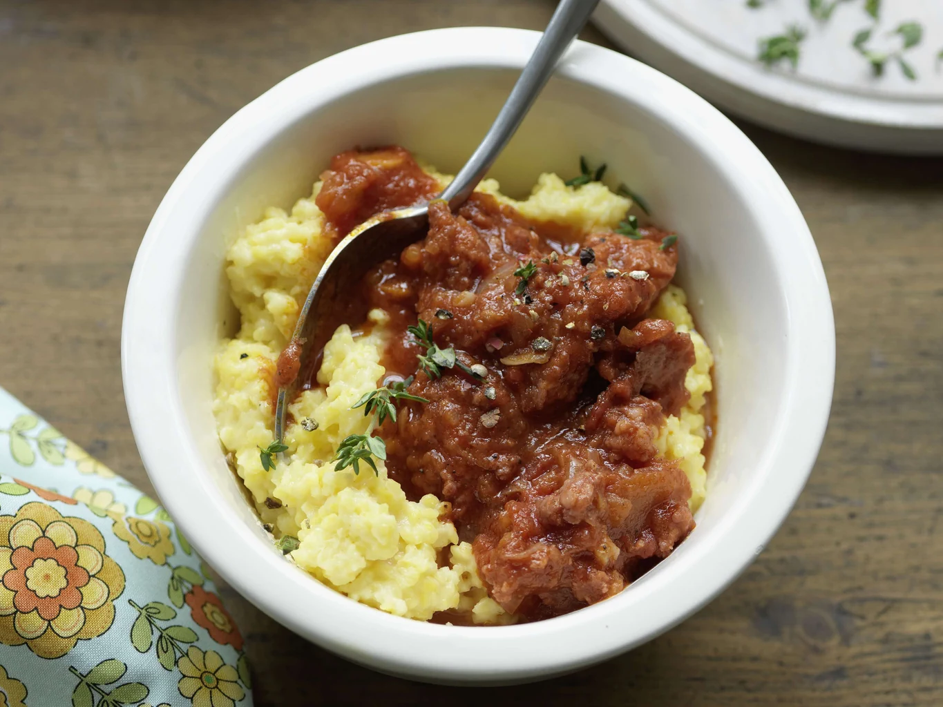 Polenta con sugo alla salsiccia