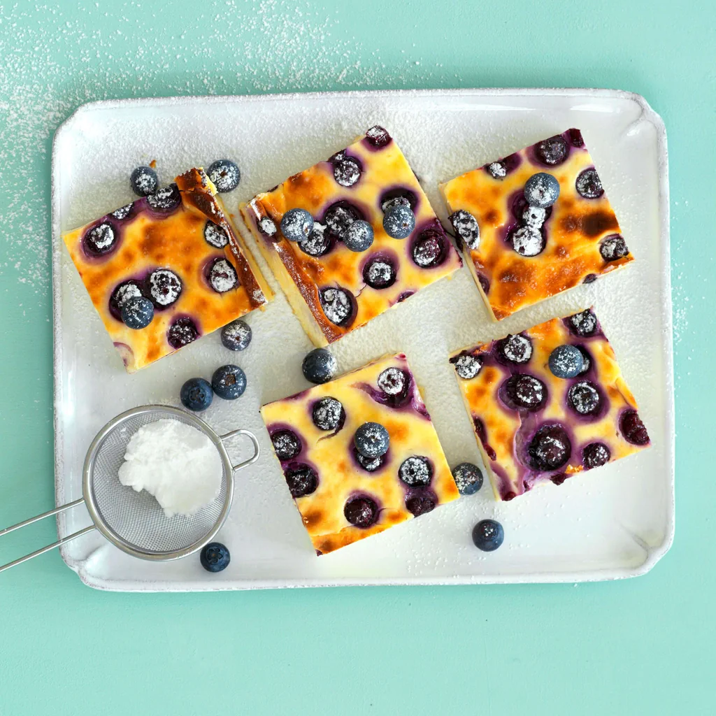Heidelbeer-Cheesecake-Quadrate