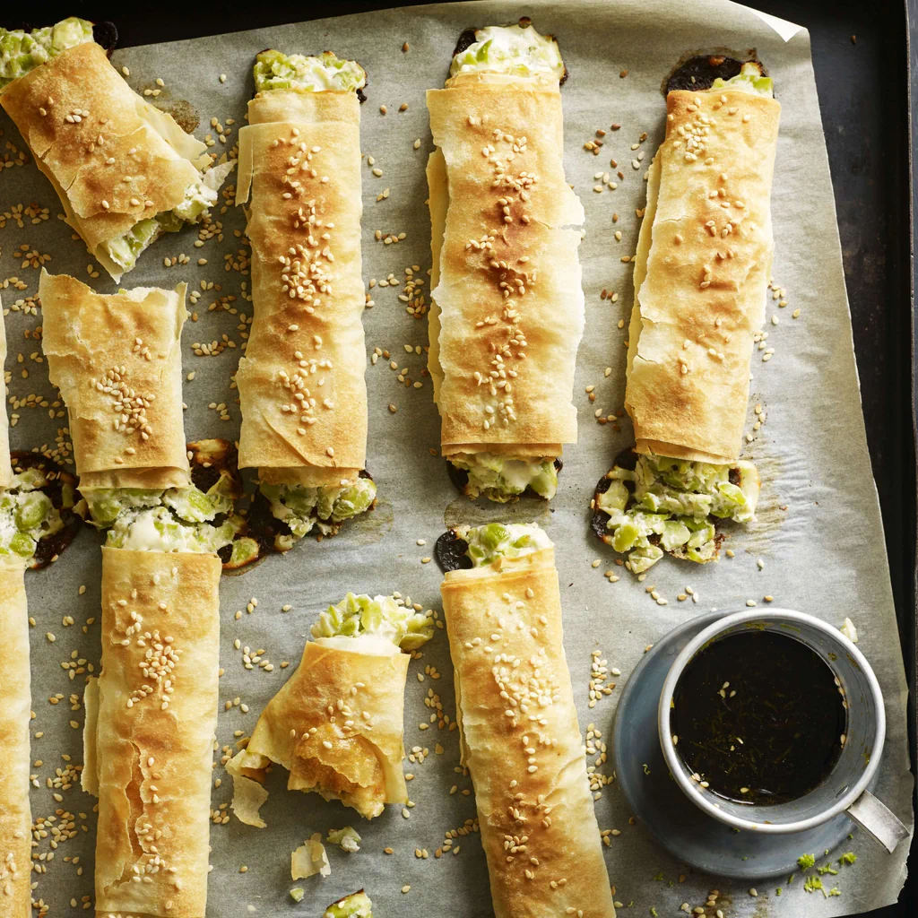 Rotolini di pasta per strudel con edamame e formaggio di capra