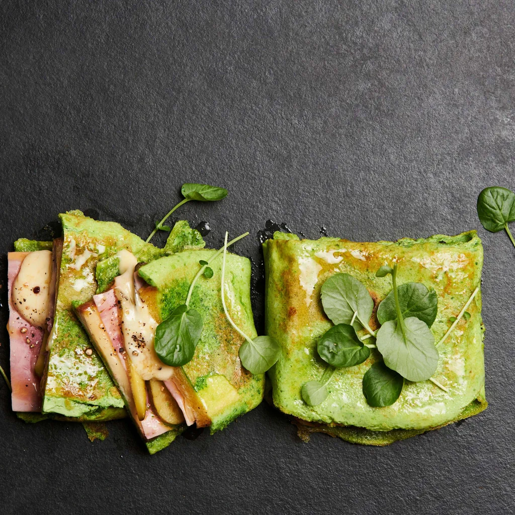 Grüner Omeletten-Toast