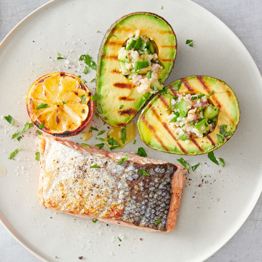 Salmone con avocado farcito e grigliato
