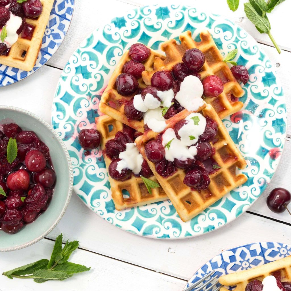Waffeln mit Kirschenkompott