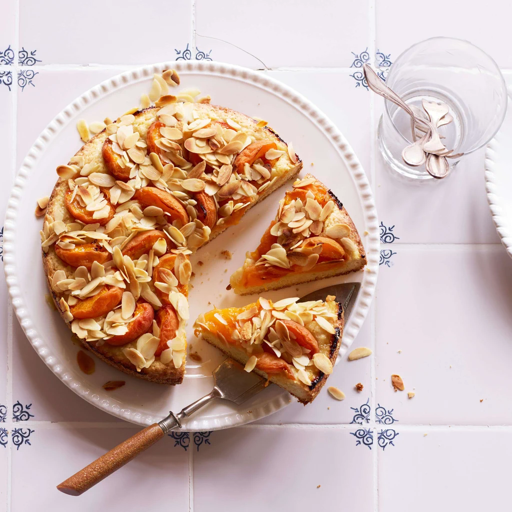 Olivenöl-Crostata mit Aprikosen und Mandeln