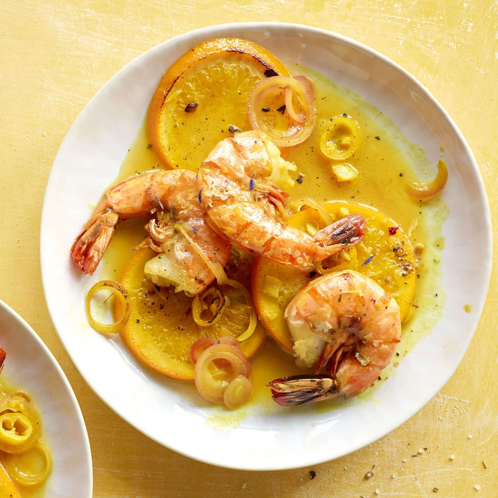 Crevettes sur orange piquante