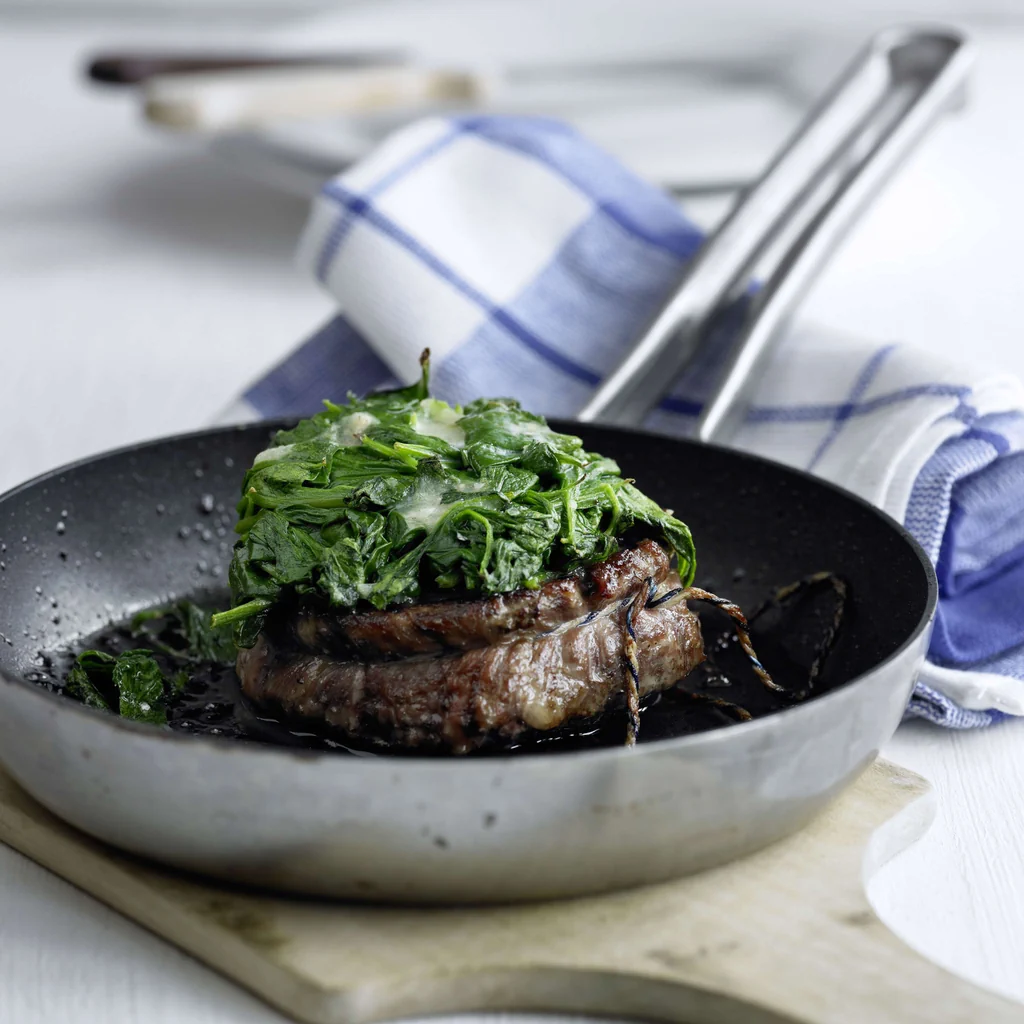 Kalbshohrückensteak mit Spinathaube