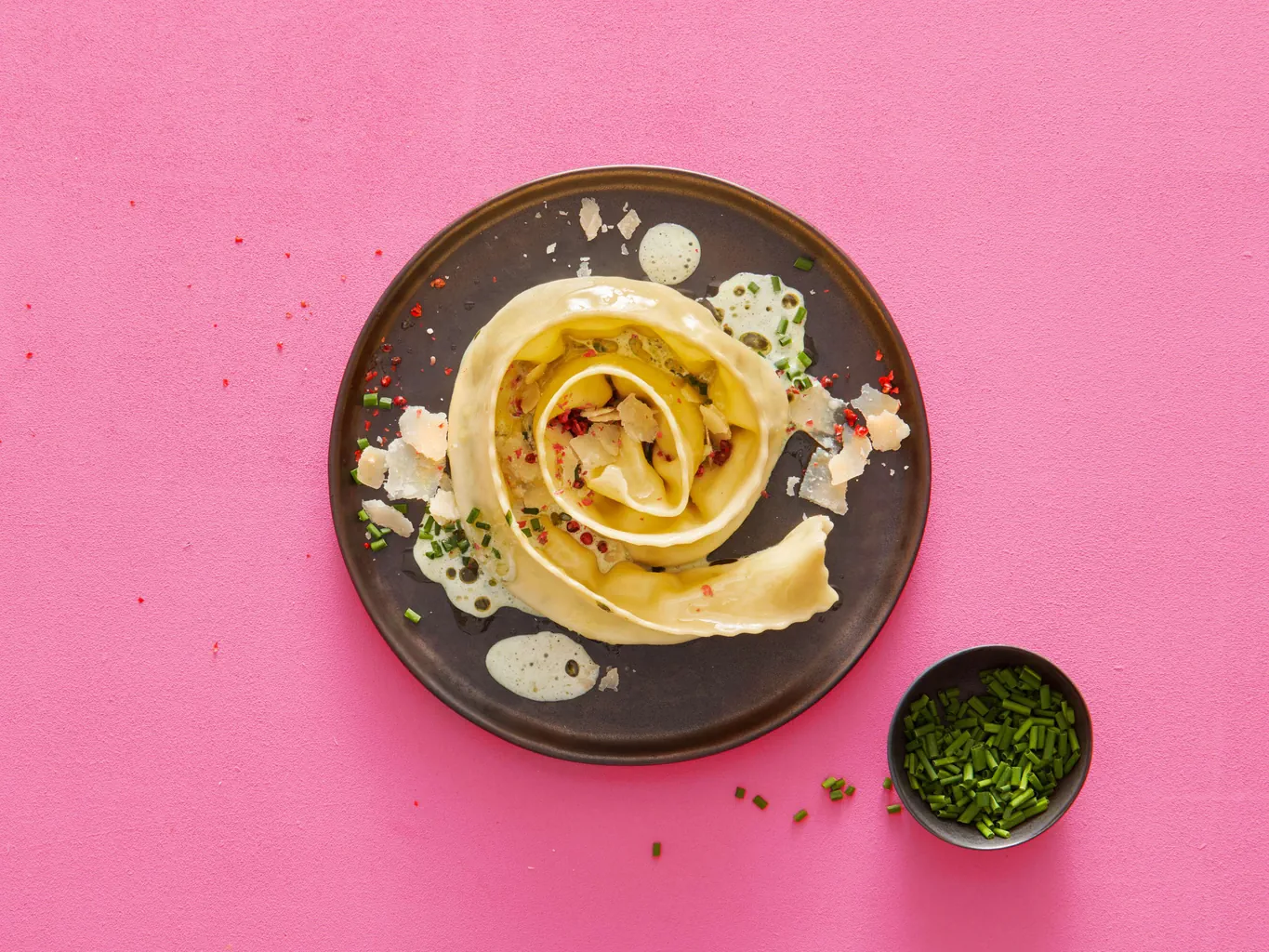 Ricotta-Kräuter-Raviolo