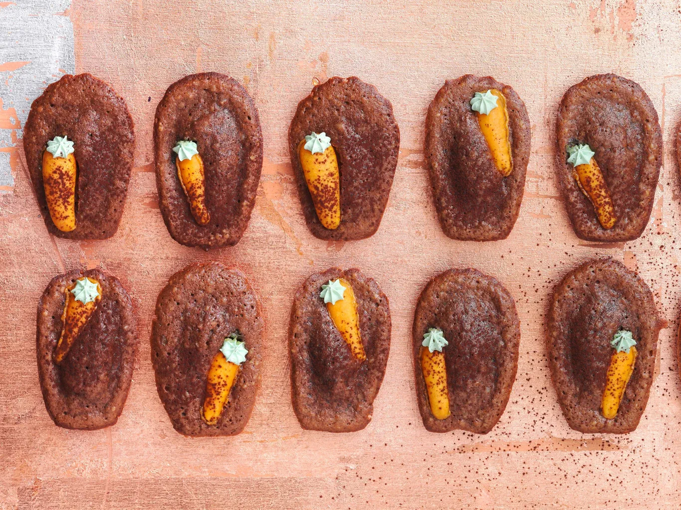 Karotten-Madeleines mit Schokolade