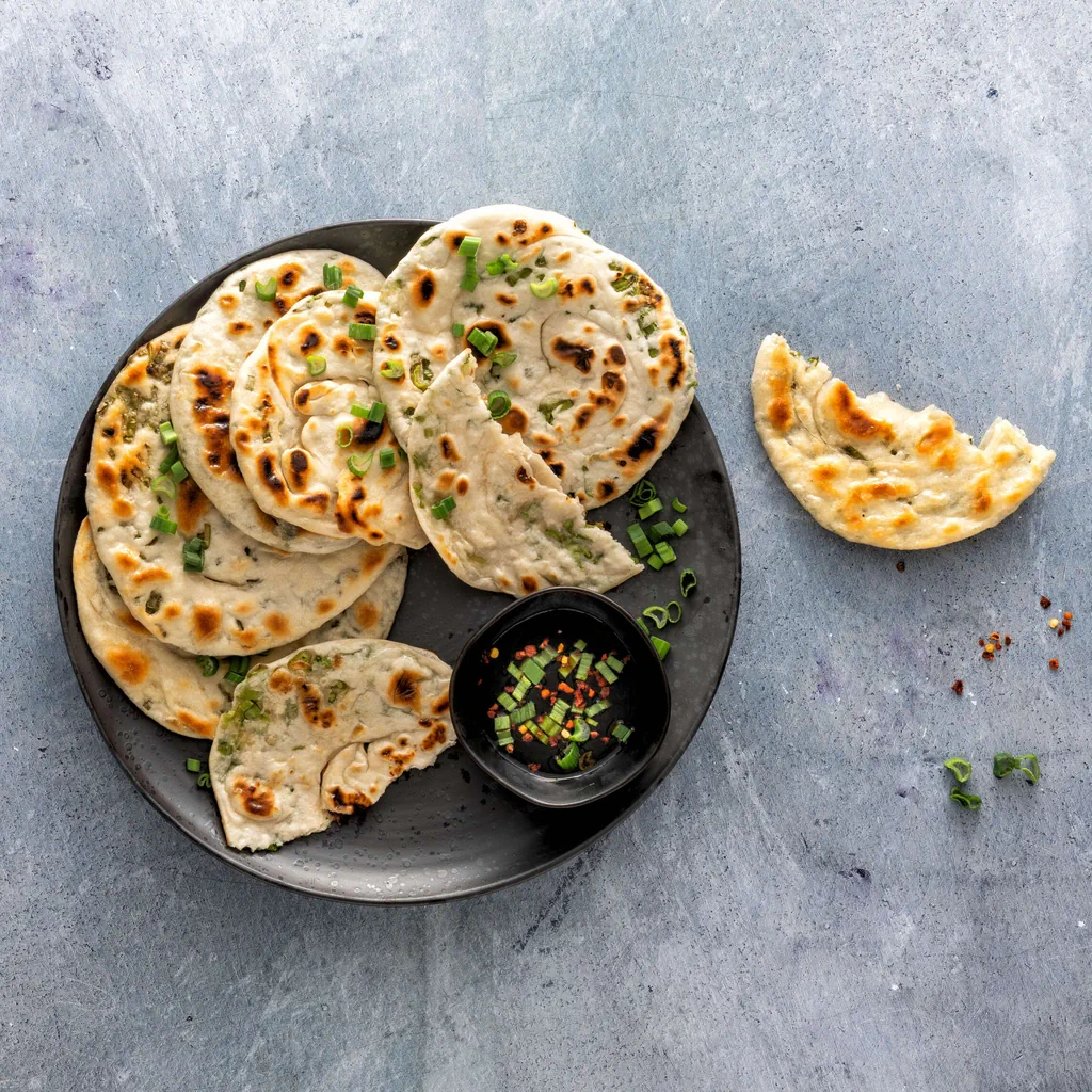 Pancake salati ai cipollotti