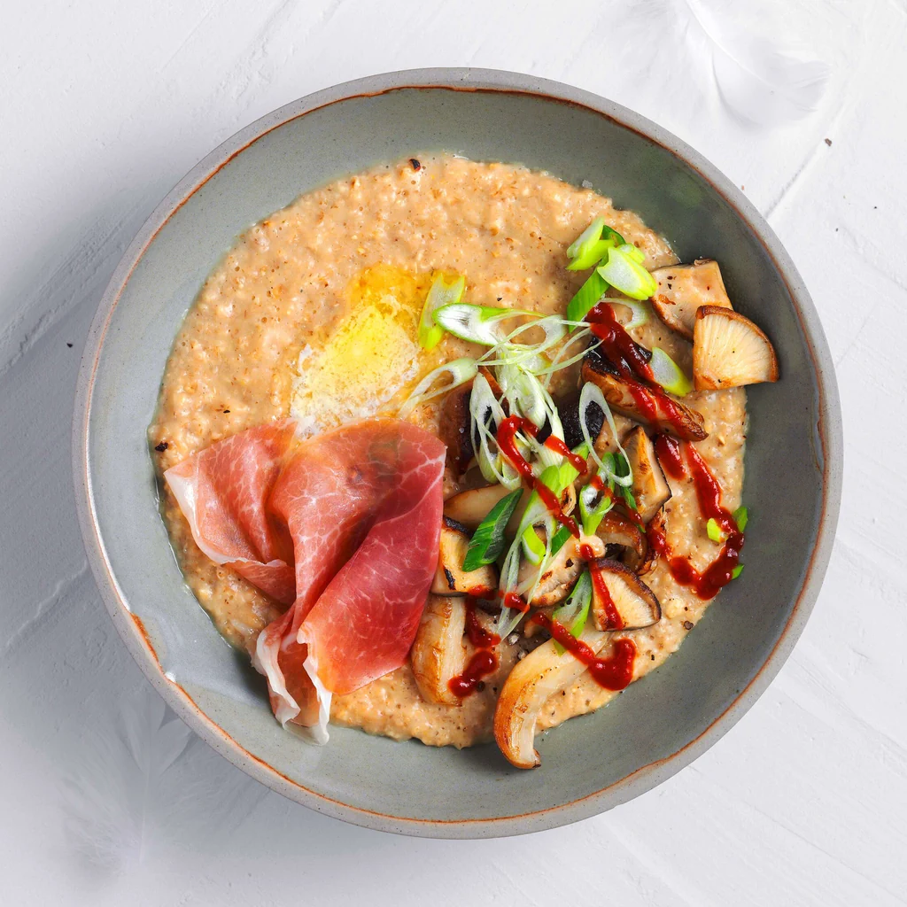 Salziges Porridge mit Pilzen