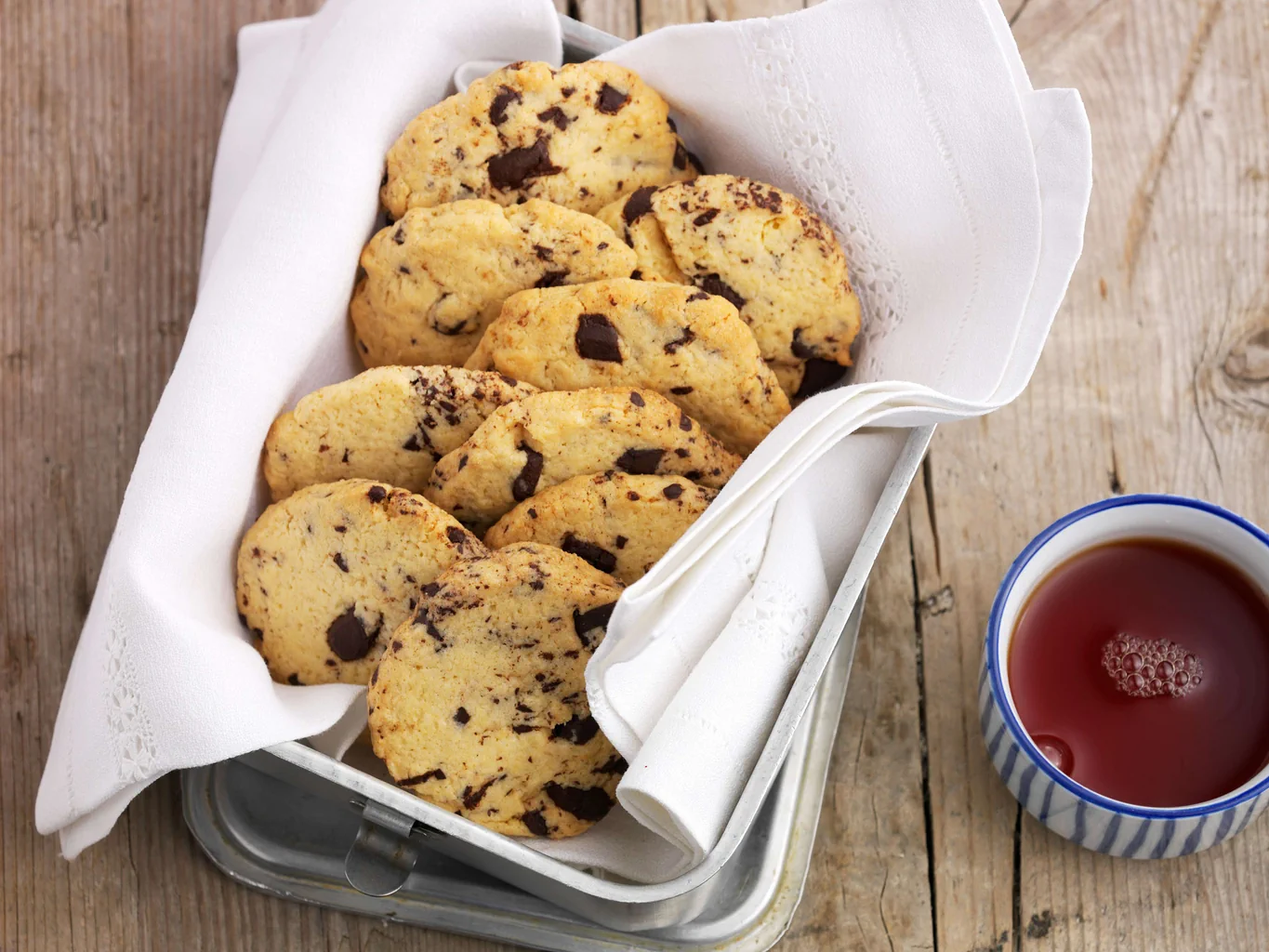 Frollini con gocce di cioccolato