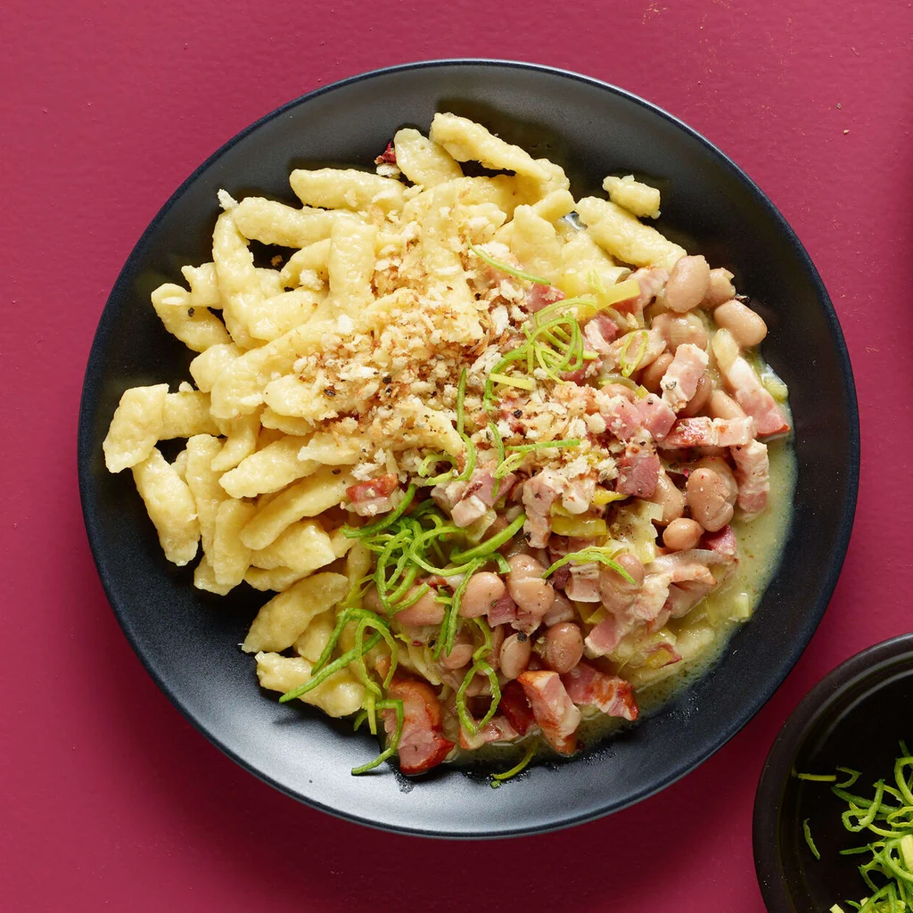 Fagioli e pancetta con spätzli