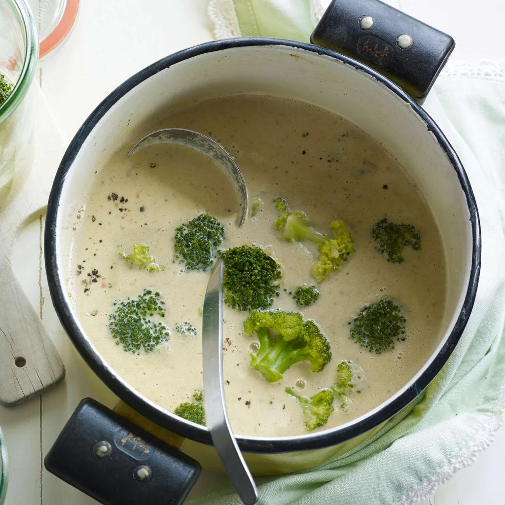 Soupe aux brocolis et aux noix de cajou