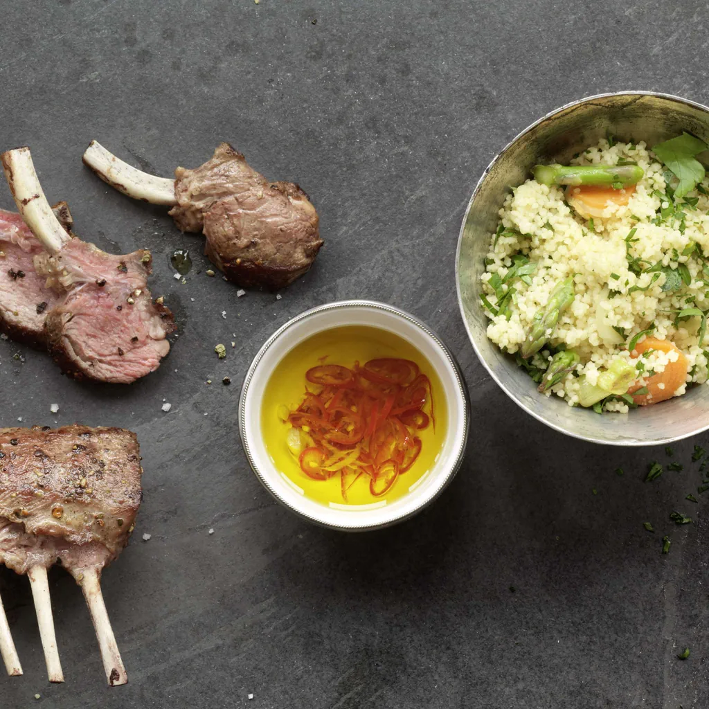 Carré d’agnello con cuscus alle verdure
