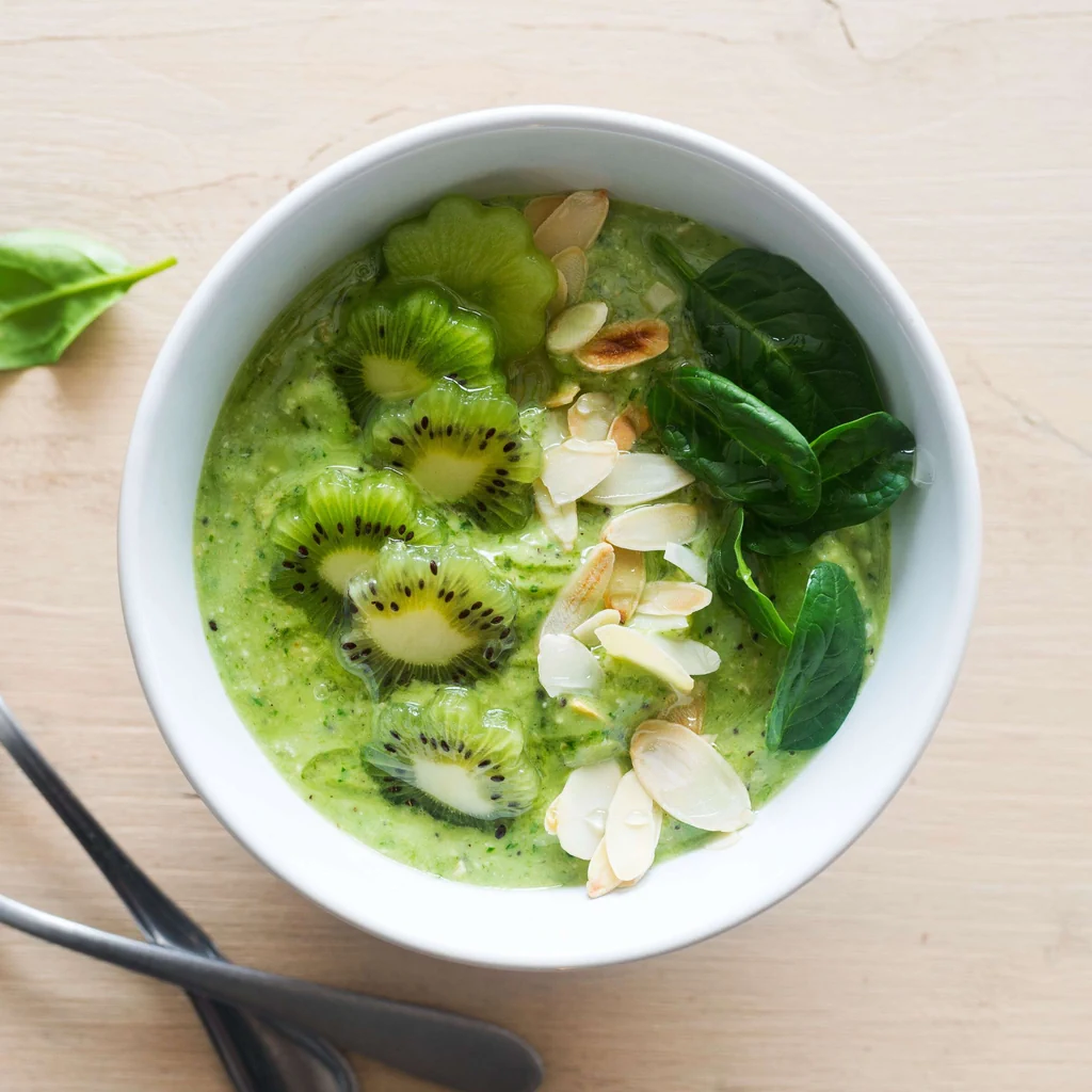 Smoothie bowl kiwi-épinard